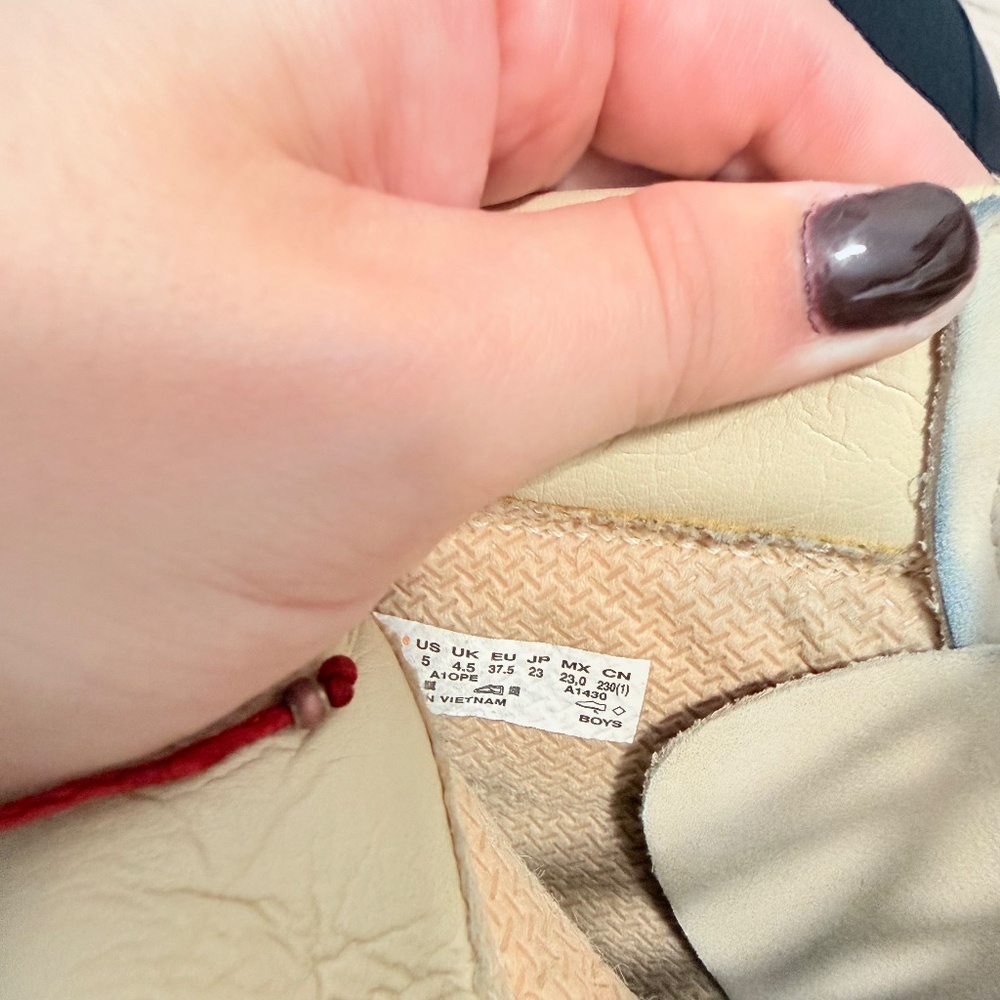 Timberland Boots in Light Ivory - Picture 8 of 8